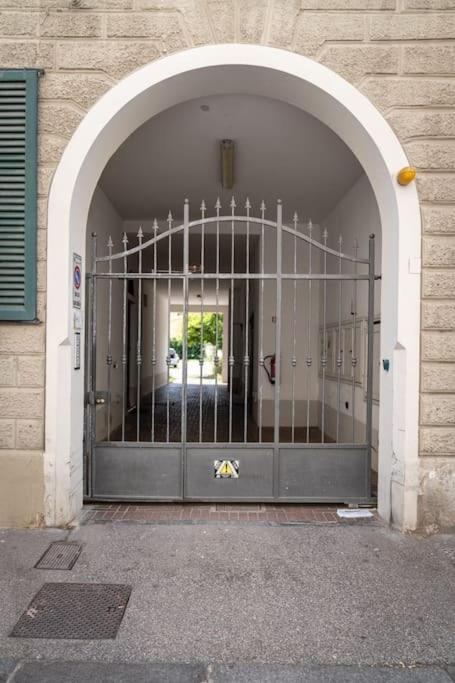 22 Home - Parcheggio Privato - Accogliente - Collegamento Sardegna E Corsica Livorno Kültér fotó
